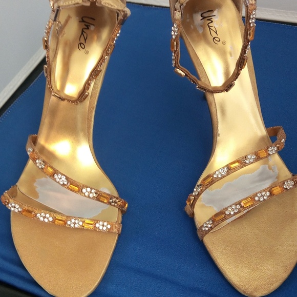 Unze Women's Sandals Heels Gold with Rhinestones - Picture 3 of 8